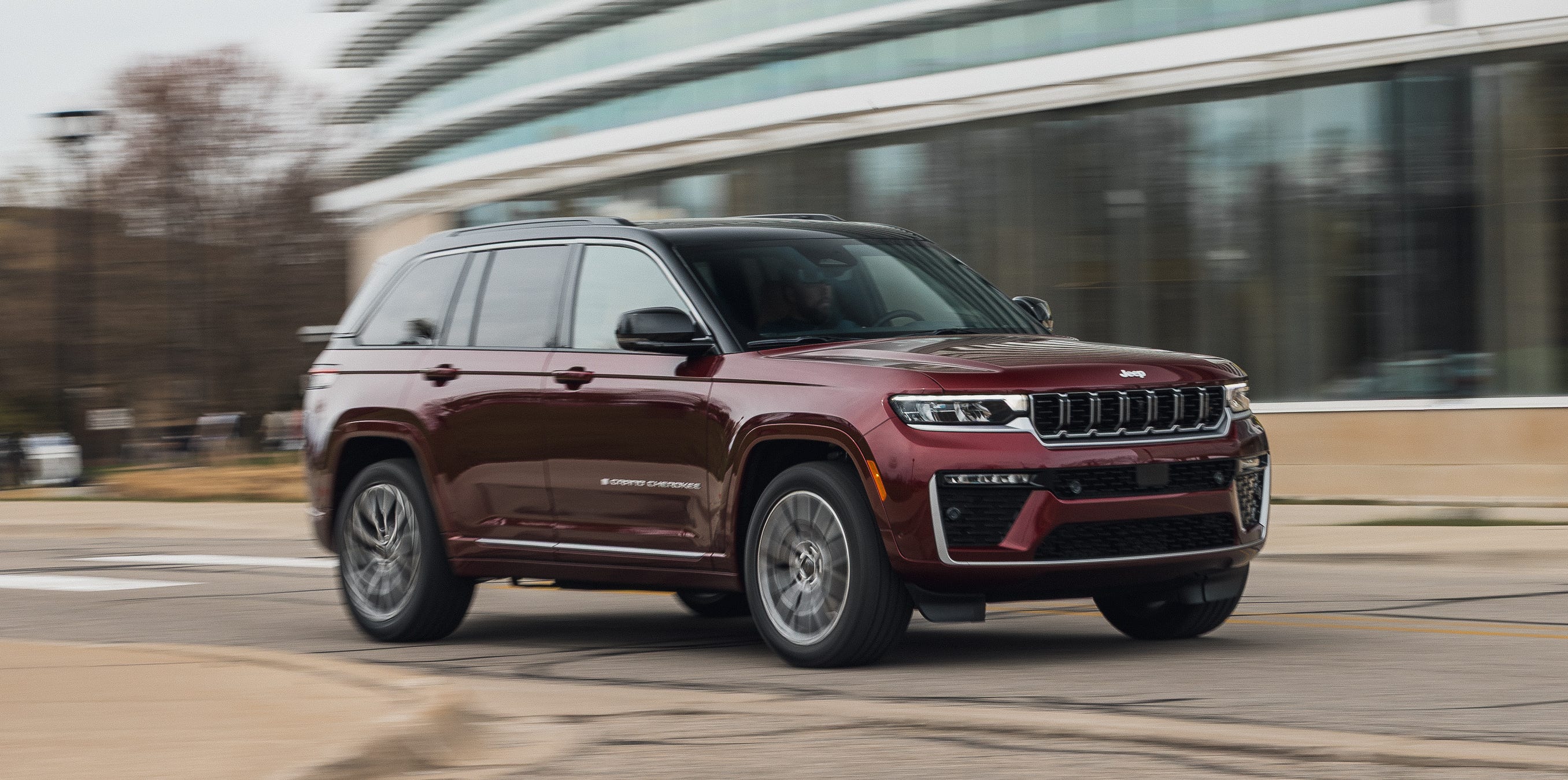 2026 Jeep Grand Cherokee Summit: Exterior Photo Gallery