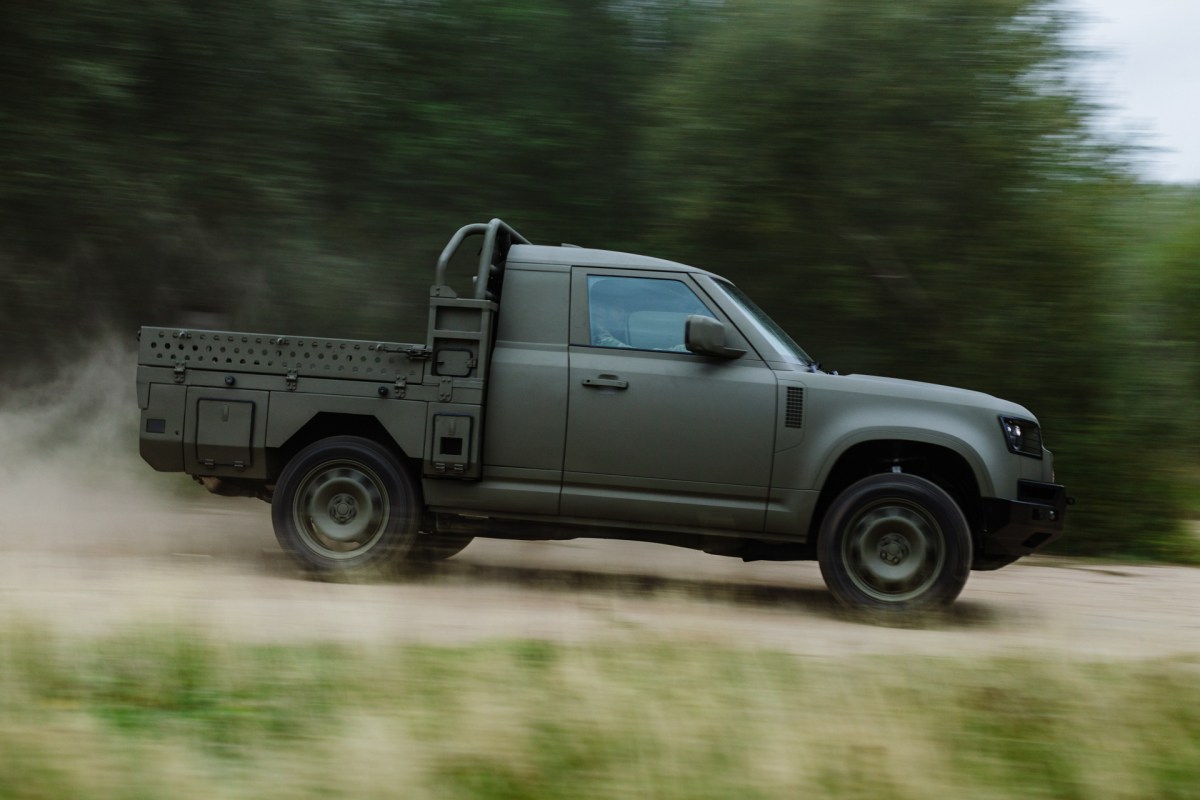 Land Rover Unveils Wolf Series II Military Defenders at DVD2026